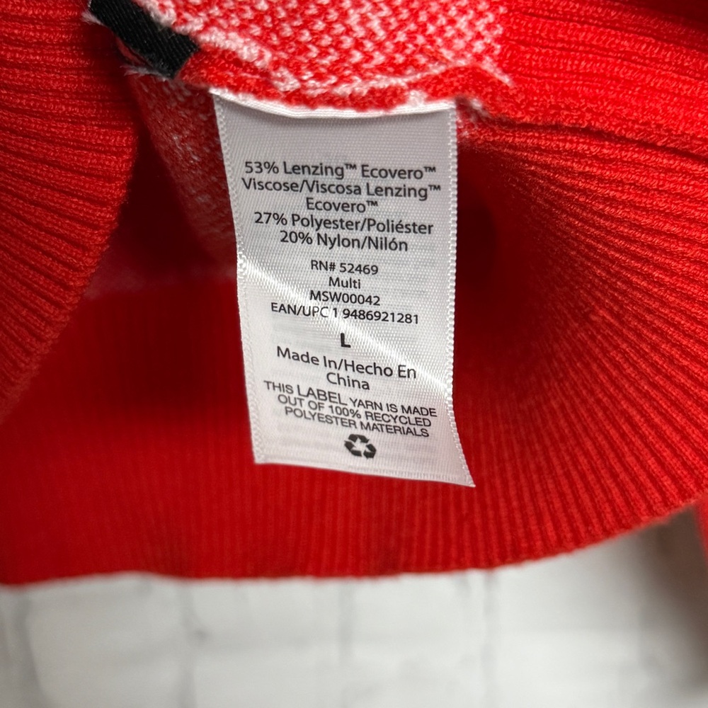 Free Assembly Festive Red Crewneck Men’s Sweater - Picture 4 of 4